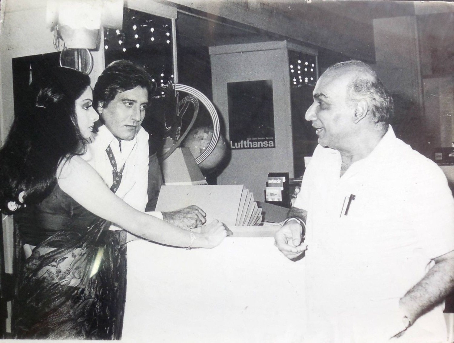 Sridevi, Rishi Kapoor & Vinod Khanna's Unseen Photos From Chandni Days