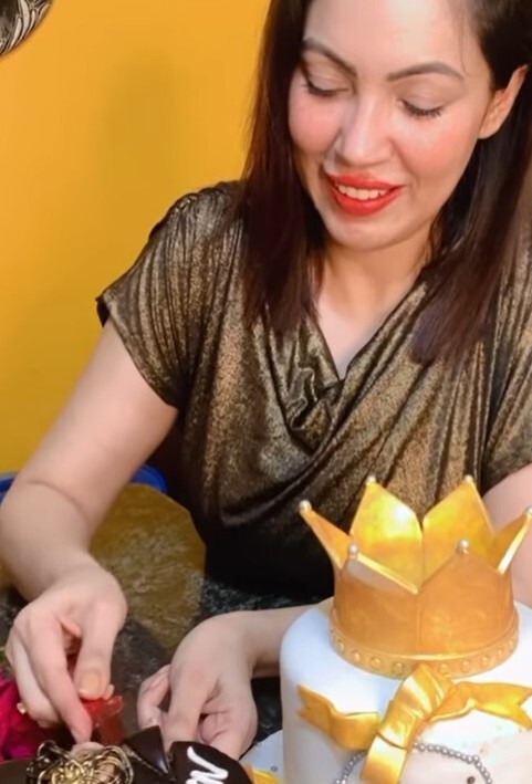 Taarak Mehta Ka Ooltah Chashmah's Munmun Dutta Celebrates Birthday With Her Mother & Pet Cat