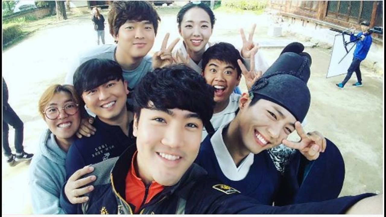 Unmissable BTS Pictures Of Park Bo Gum & Kim Yoo-Jung From Love In The Moonlight Sets