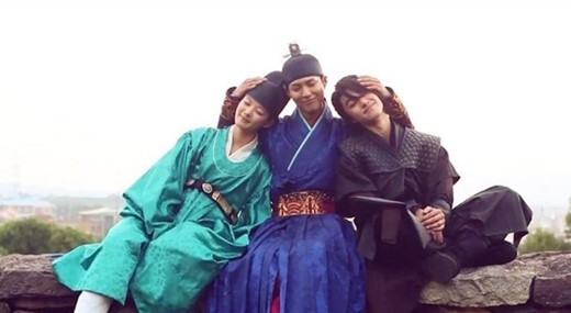 Unmissable BTS Pictures Of Park Bo Gum & Kim Yoo-Jung From Love In The Moonlight Sets