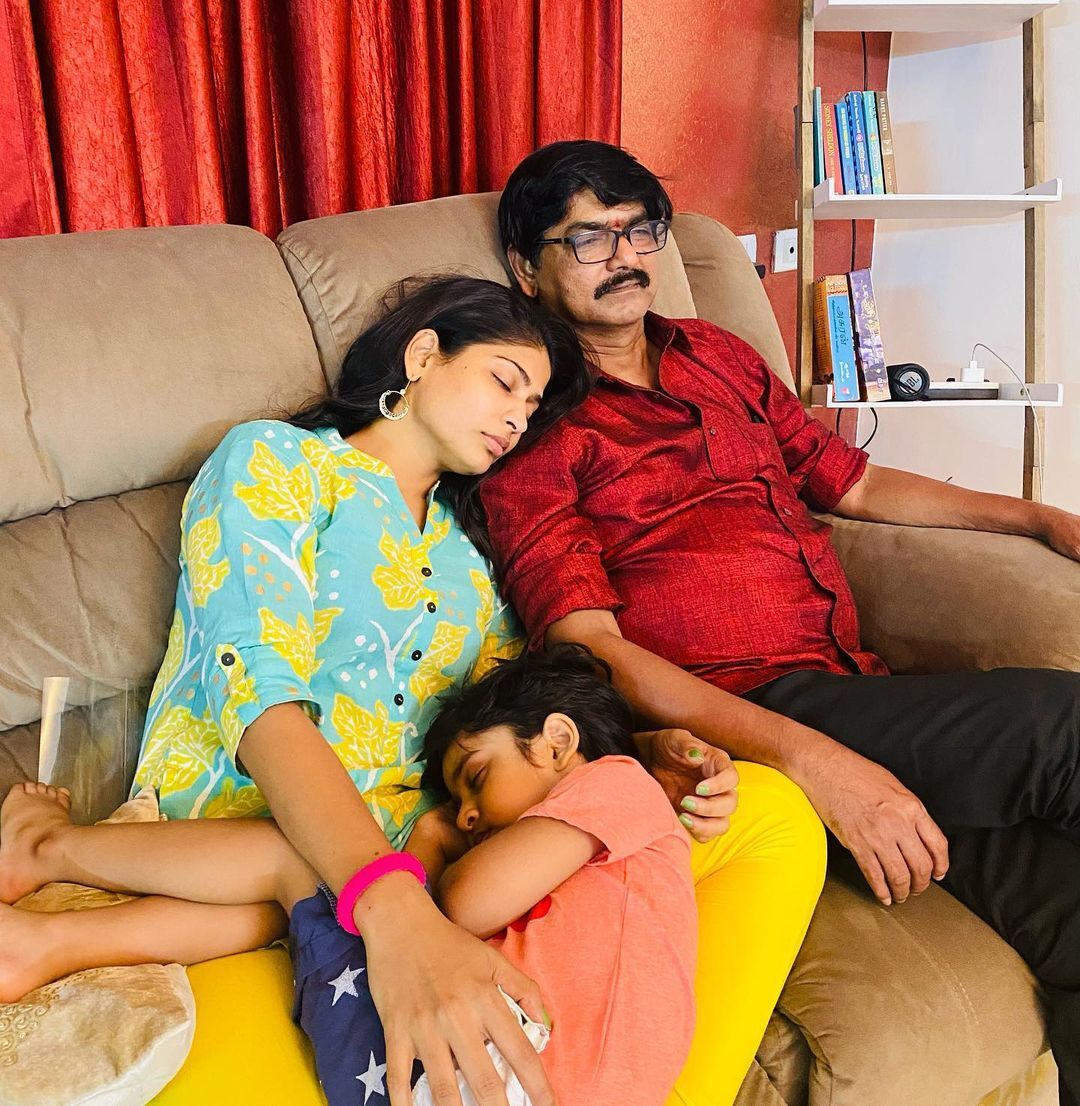 World's Mega Reality Show Survivor Tamil Contestant Vijayalakshmi  Ahathian Family And Unseen