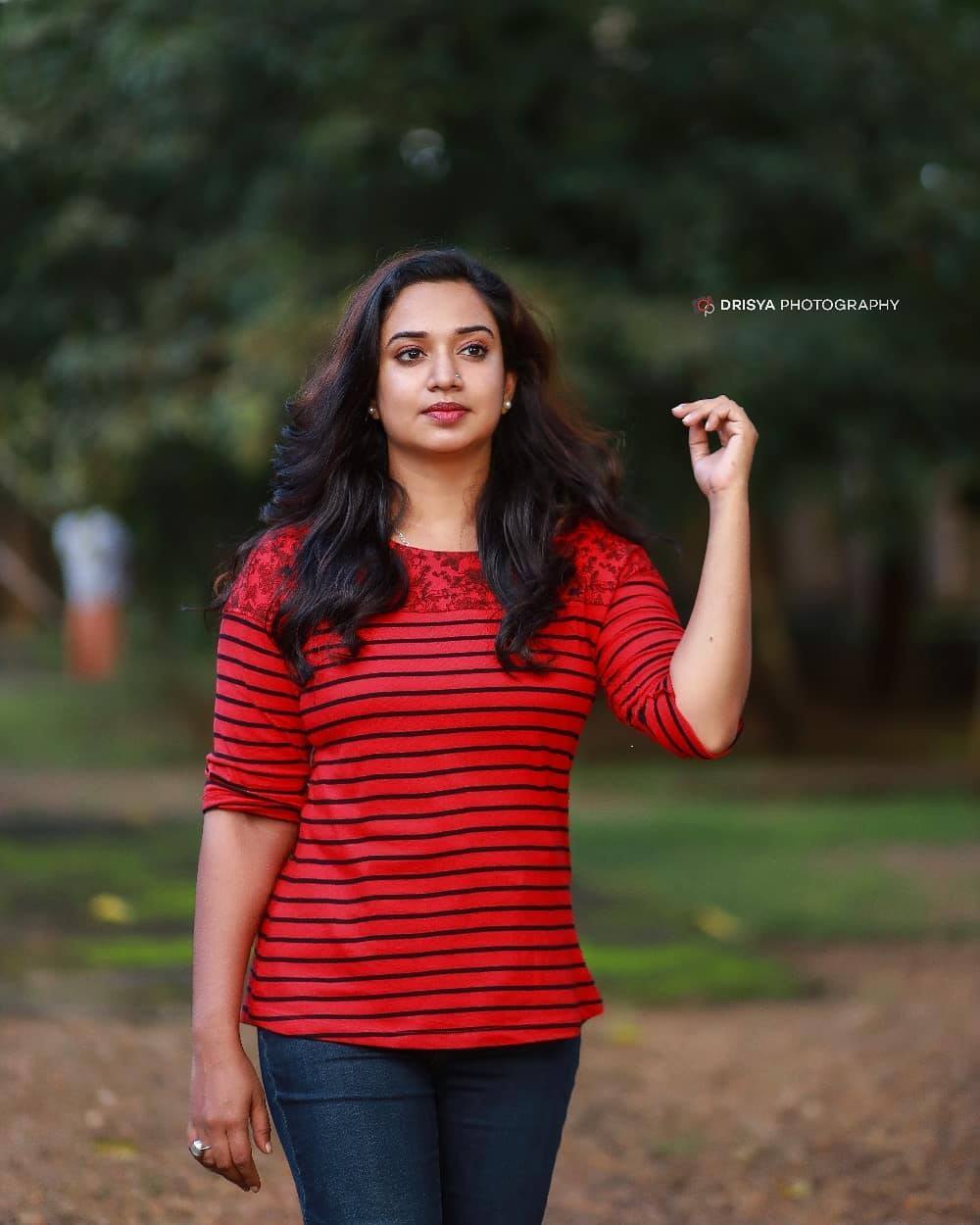 സീരിയൽ ആരാധകരുടെ പ്രിയങ്കരി, നടി  ഗൌരി കൃഷ്ണയുടെ ഫോട്ടോസ് വൈറലാവുന്നു