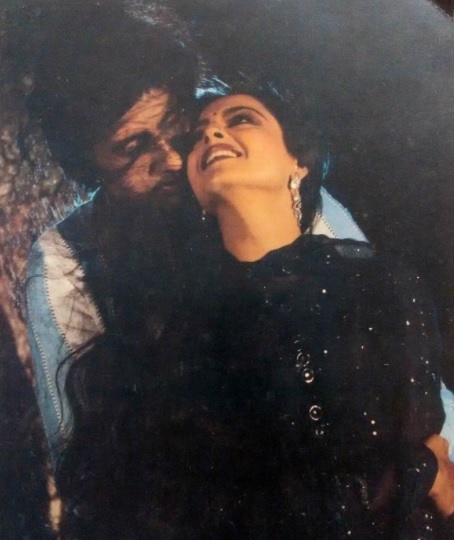 Amitabh Bachchan-Rekha's Unseen Photos From Silsila Sets