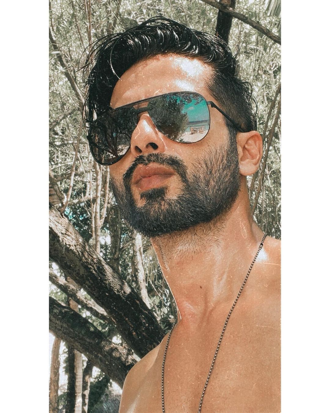 Shahid Kapoor’s Selfies Give His Fans SEXY Vibes