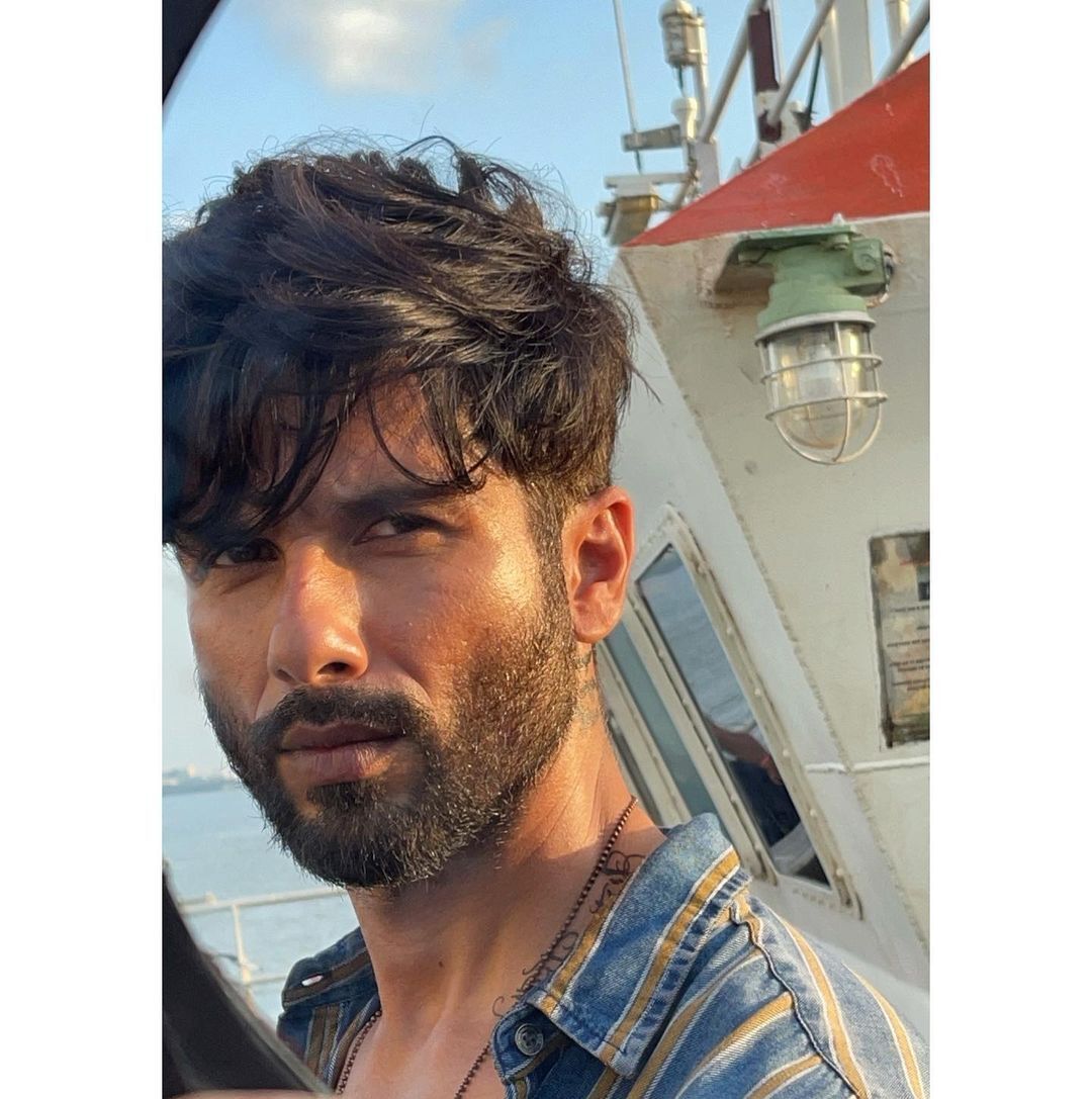 Shahid Kapoor’s Selfies Give His Fans SEXY Vibes