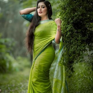 സ്റ്റൈലൻ ലുക്കിൽ അനു മോൾ, സാരി ചിത്രം വൈറലാവുന്നു, കാണൂ