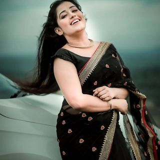 സ്റ്റൈലൻ ലുക്കിൽ അനു മോൾ, സാരി ചിത്രം വൈറലാവുന്നു, കാണൂ