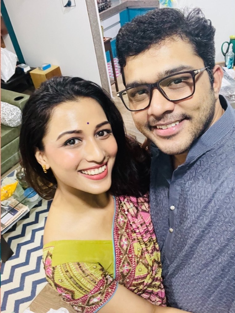 Suyash Tilak And Aayushi Bhave’s Kelvan Pictures Out!