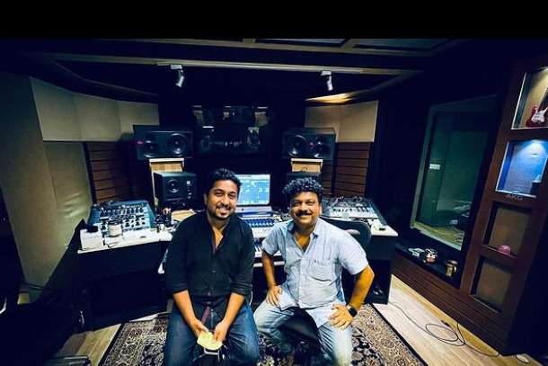 These BTS Pictures From The Sets Of Prithviraj Sukumaran's Bro Daddy Will Leave You Super Excited!