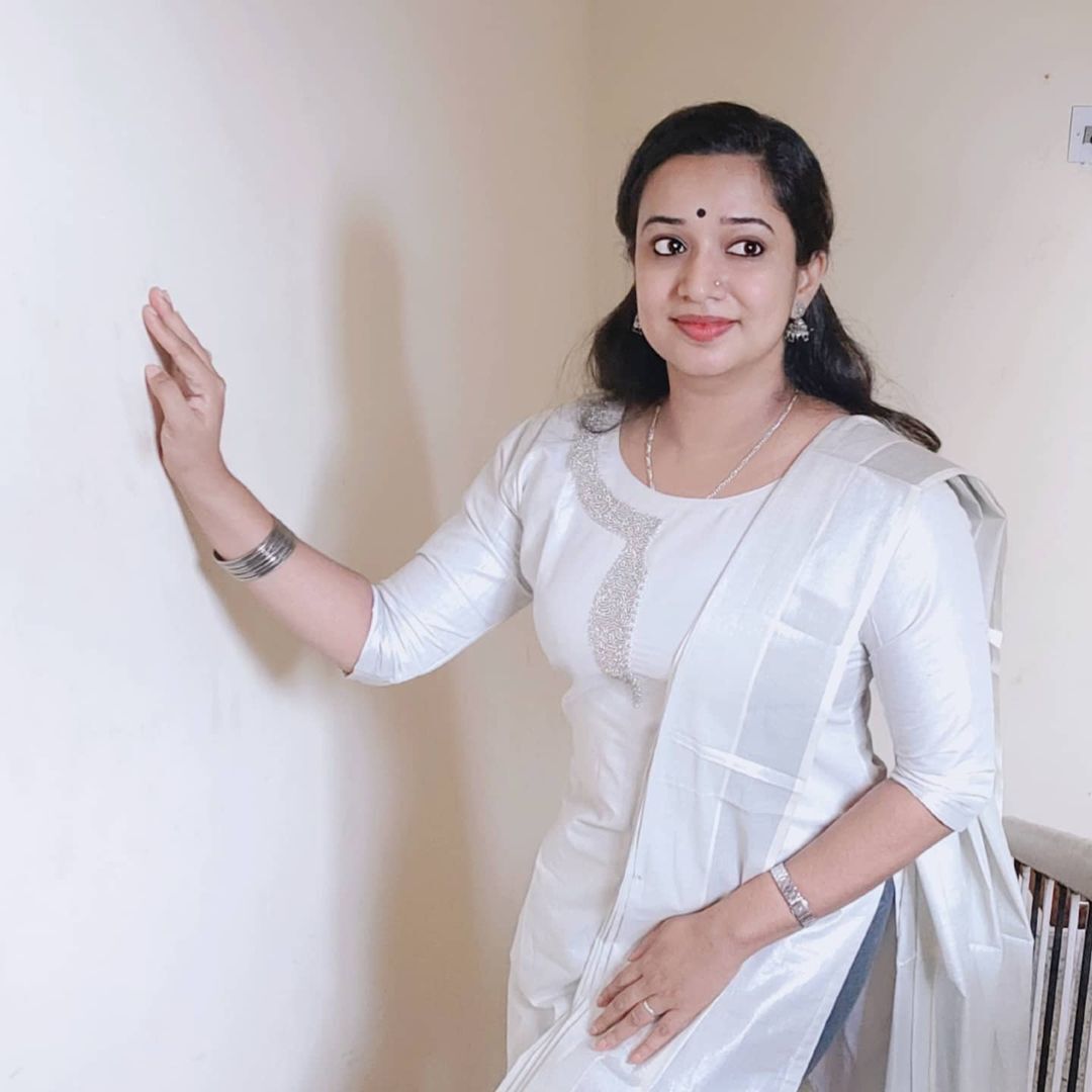 പുതിയ ലുക്കിൽ ഗൗരി കൃഷ്ണ, ചിത്രം കാണാം