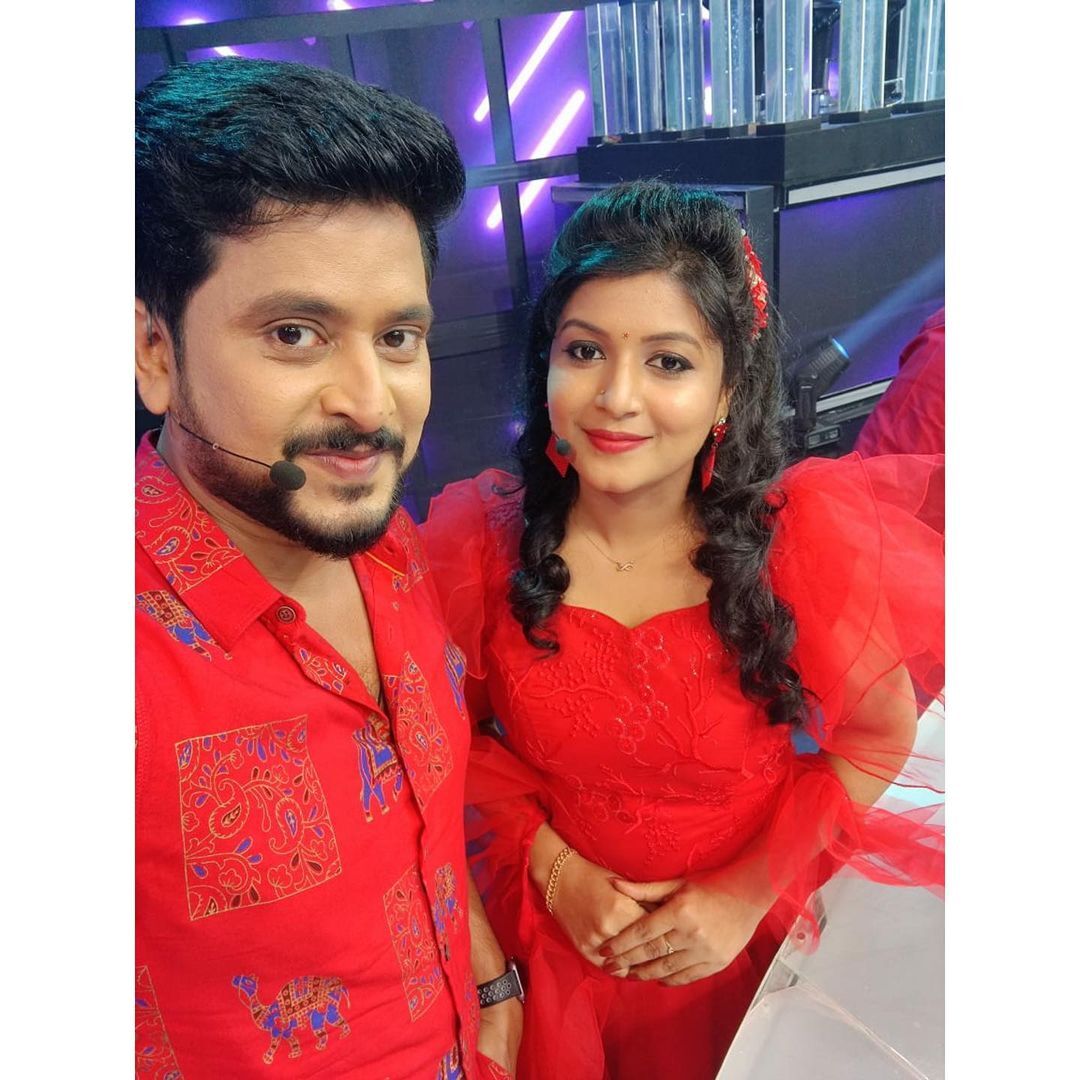 ചുവപ്പിൽ സുന്ദരിയായി  സാന്ത്വനത്തിലെ അപ്പു, ചിത്രങ്ങൾ കാണൂ