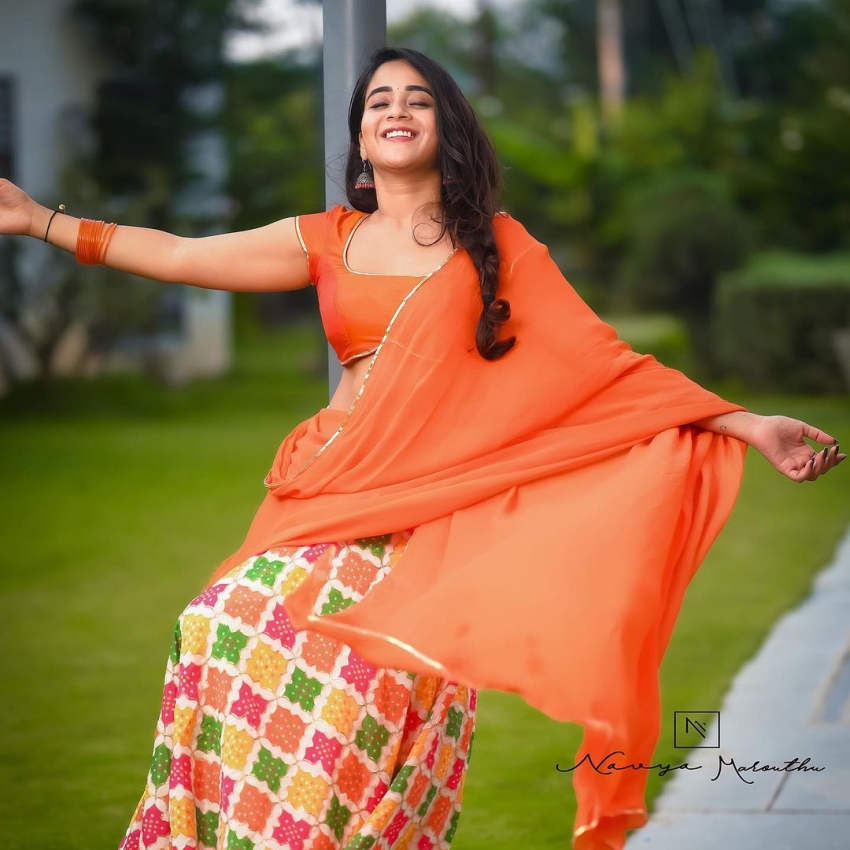 Deepthi Sunaina : రచ్చ రేపిన దీప్తి.. వీపు అందాలు చూపిస్తూ హాట్ ట్రీట్.. నెవర్ బిఫోర్ అన్నట్టు!