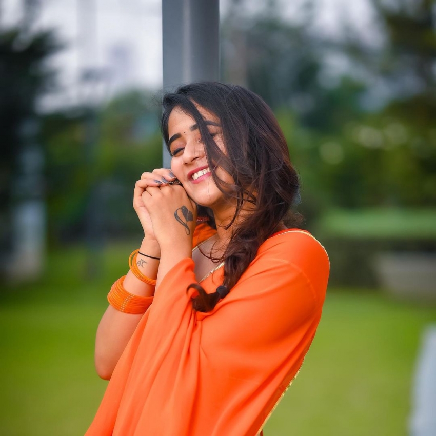 Deepthi Sunaina : రచ్చ రేపిన దీప్తి.. వీపు అందాలు చూపిస్తూ హాట్ ట్రీట్.. నెవర్ బిఫోర్ అన్నట్టు!