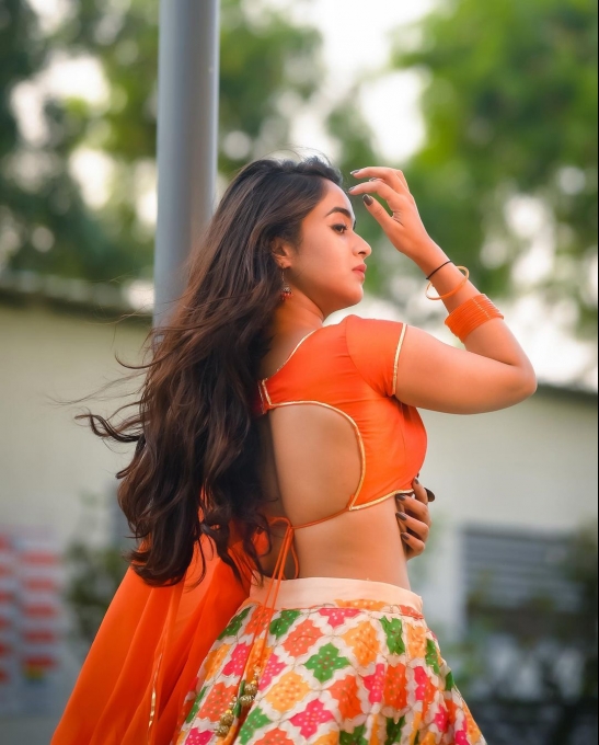 Deepthi Sunaina : రచ్చ రేపిన దీప్తి.. వీపు అందాలు చూపిస్తూ హాట్ ట్రీట్.. నెవర్ బిఫోర్ అన్నట్టు!