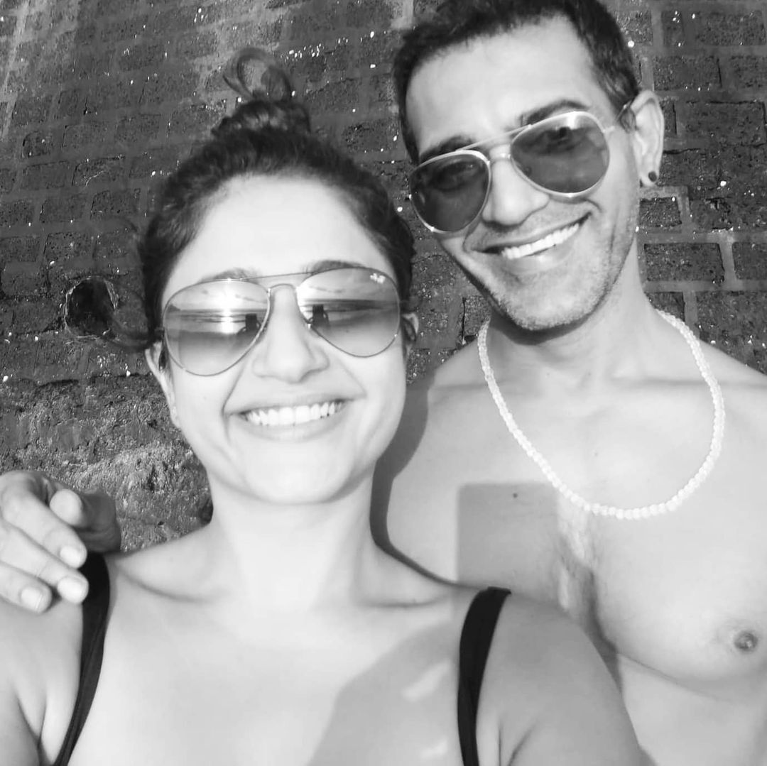 Poonam Bajwa And His Boy Friend Suneel Reddy Personal Photos Goes Viral On Internet