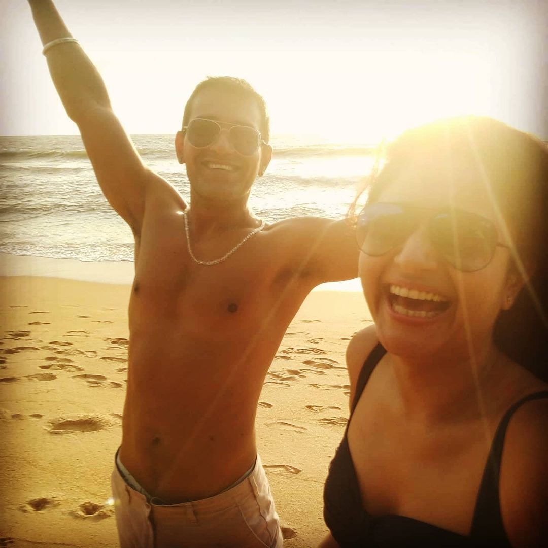 Poonam Bajwa And His Boy Friend Suneel Reddy Personal Photos Goes Viral On Internet