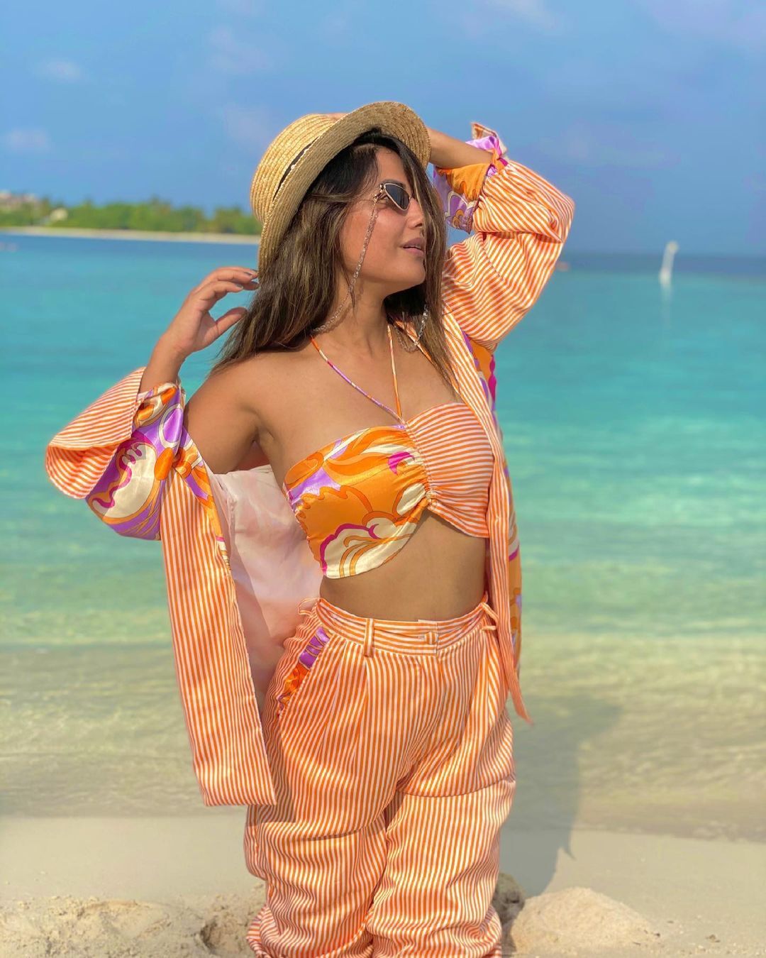 Shiny Doshi, Rubina Dilaik, Hina Khan & Other TV Divas’ Hot Pics From Their Exotic Maldives Vacay
