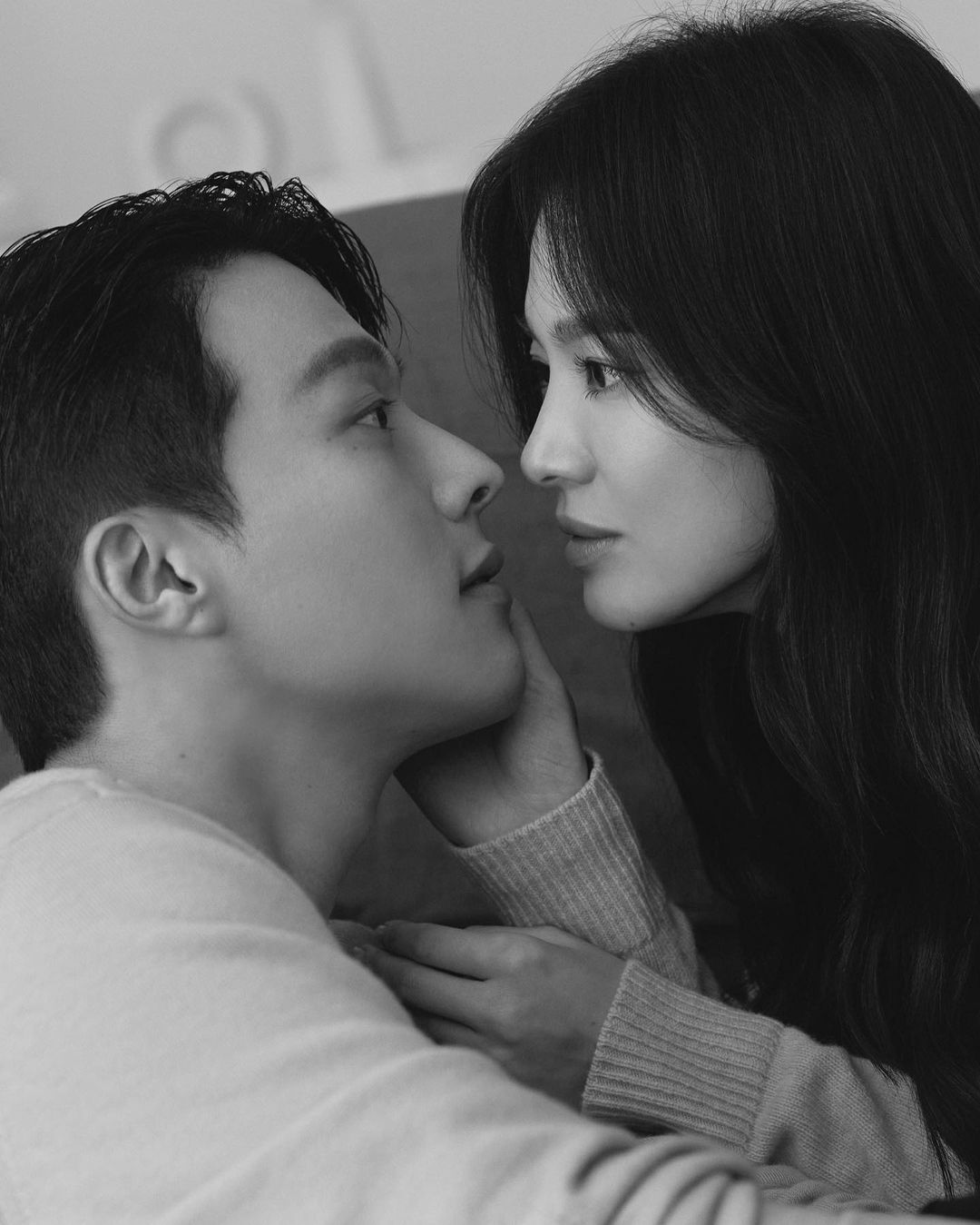 Song Hye Kyo Almost Kisses Jang Ki Yong In New Stills From Now, We Are Breaking Up