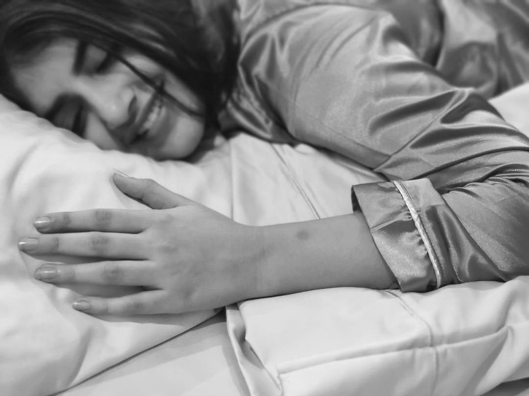 Sree Leela : కవ్విస్తున్న తెలుగమ్మాయి.. హాట్ టాపిక్ గా మారుతున్న శ్రీ లీల గ్లామరస్ ఫోటోలు..