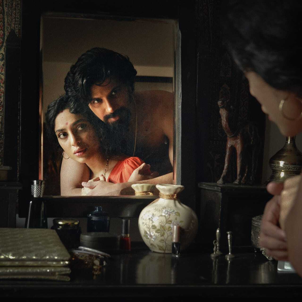 These 15 Viral Pictures From Dulquer Salmaan's Kurup Will Leave You Thrilled!