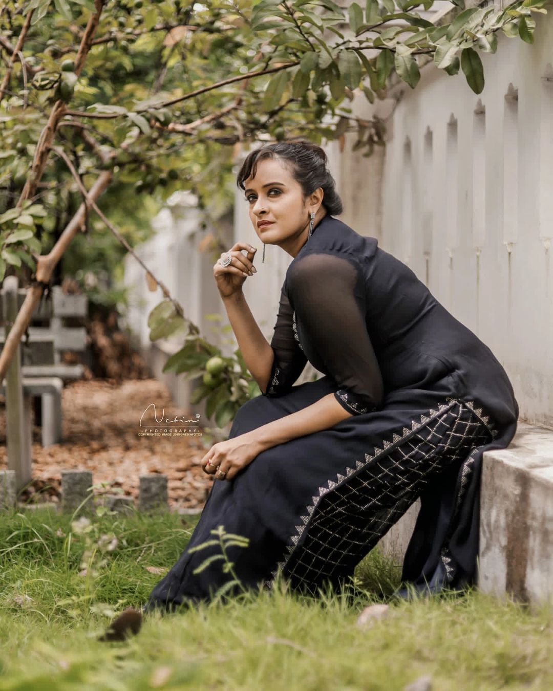 ശാലു  മേനോൻ കൂടുതൽ സുന്ദരിയായിട്ടുണ്ട്, നടിയുടെ ക്രിസ്തുമസ് ചിത്രങ്ങള്‍ വൈറല്‍