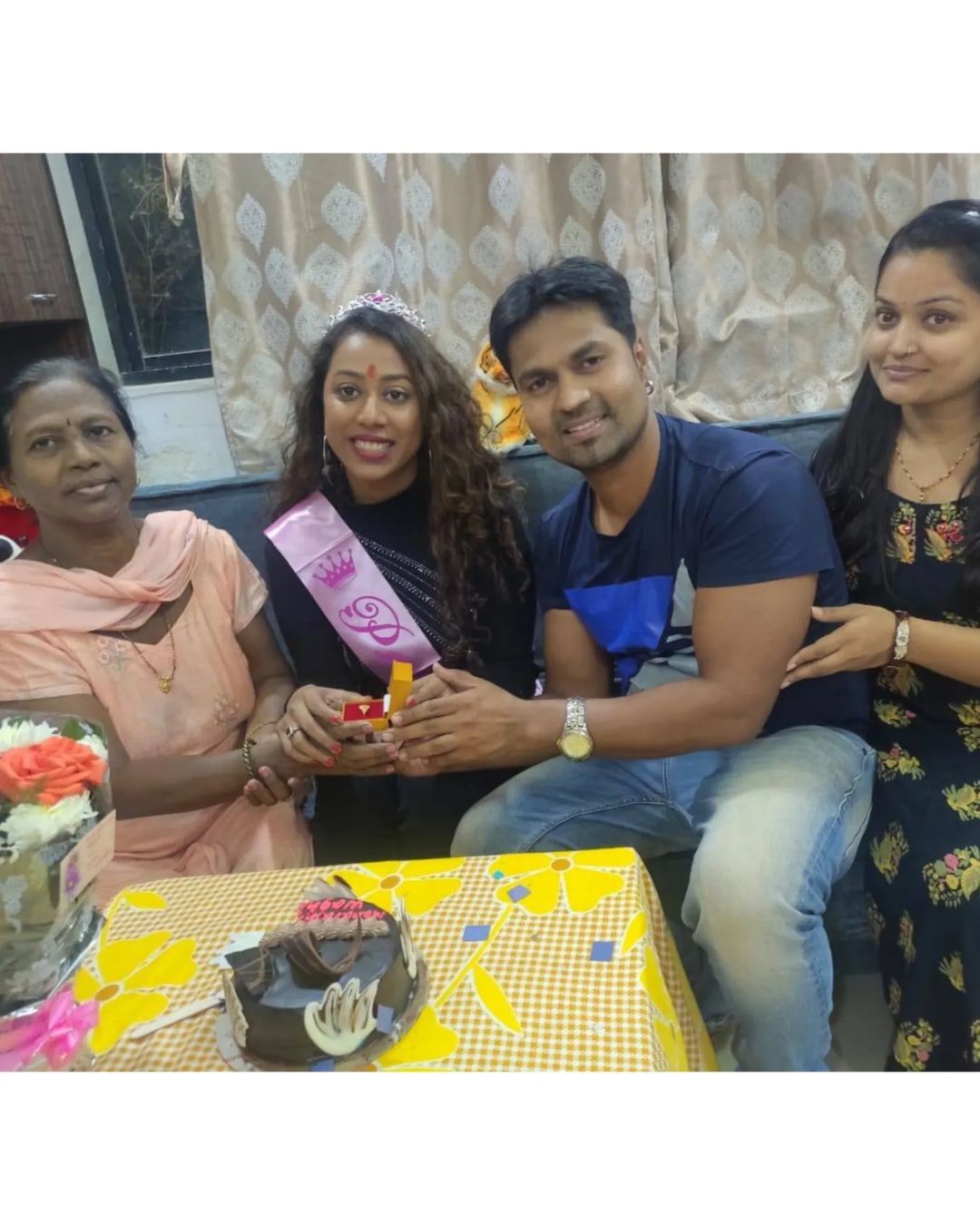 In Pics: Bigg Boss Marathi 3 Finalist Meenal Shah Receives A Grand Welcome At Home