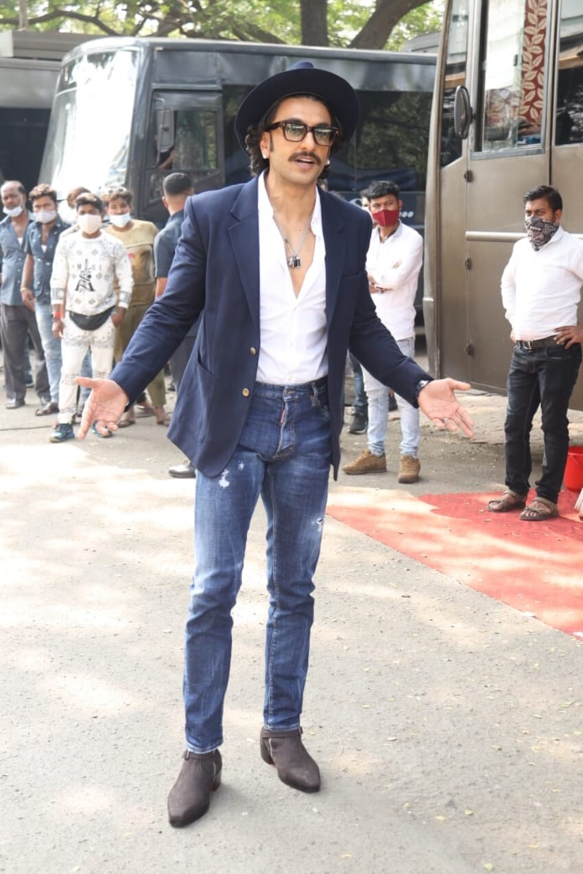 Ranveer Singh & the Cast of Movie '83' and the 1983 World Cup players snapped at Filmcity