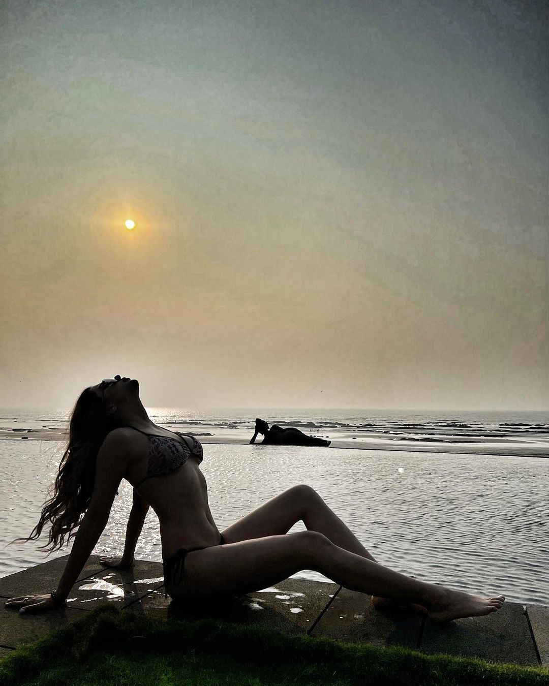 Ruhi Singh Hot Pics