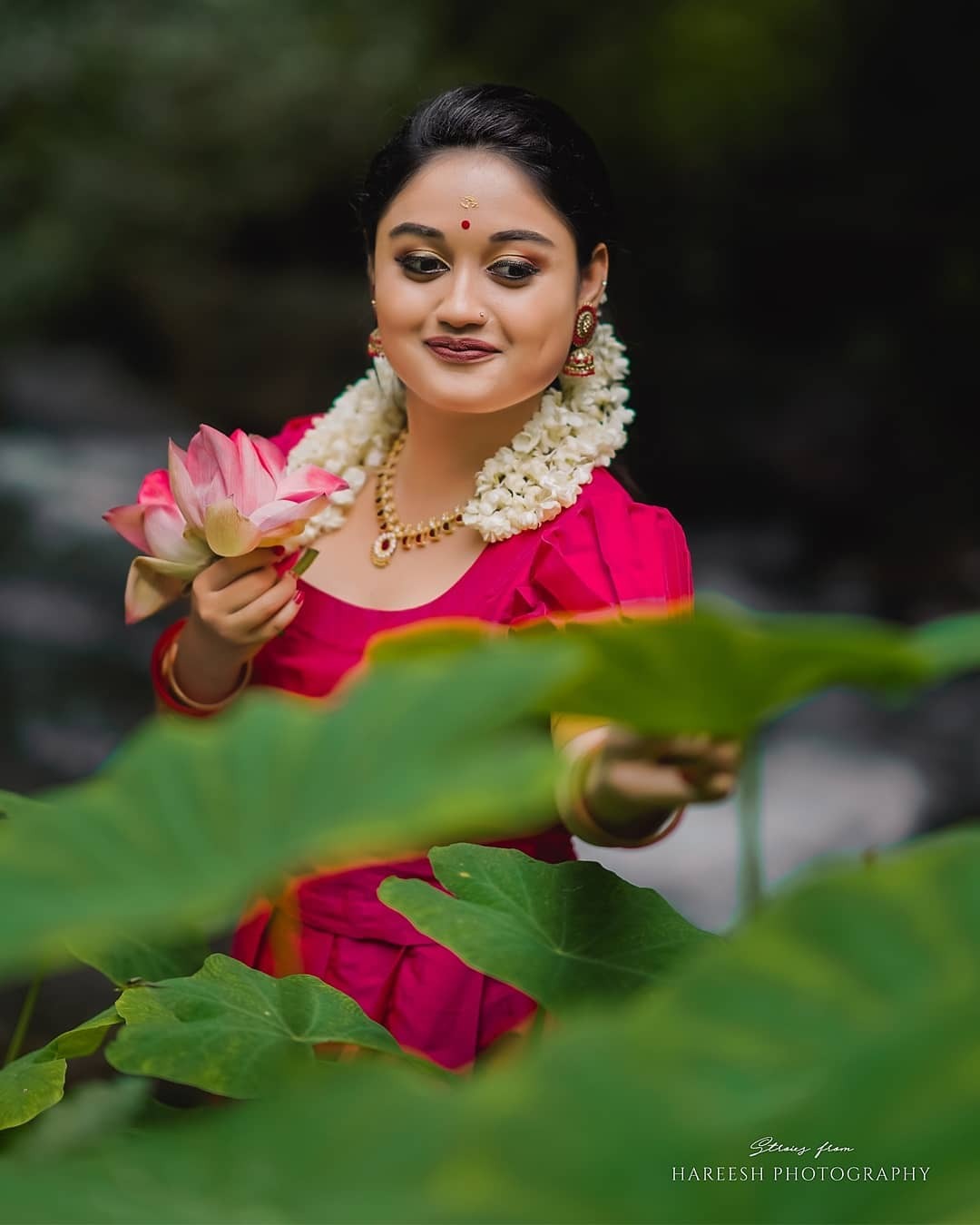 അതീവ സുന്ദരിയായി കുടുംബവിളക്കിലെ ശീതൾ, ശ്രീലക്ഷ്മി ശ്രീകുമാറിന്റെ ചിത്രങ്ങൾ കാണാം