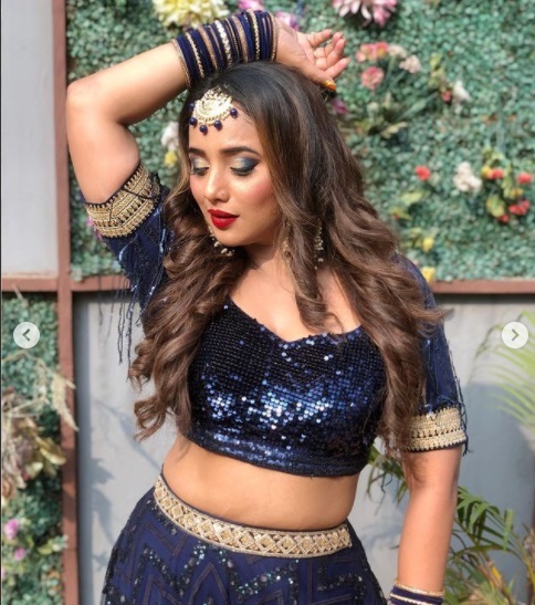 भोजपुरी एक्ट्रेस रानी चटर्जी की सेक्सी देसी तस्वीरें, लगा रही हैं आग