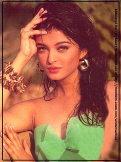 Aishwarya Rai Bachchan's Rare And Unseen Pics Unearthed By Fans
