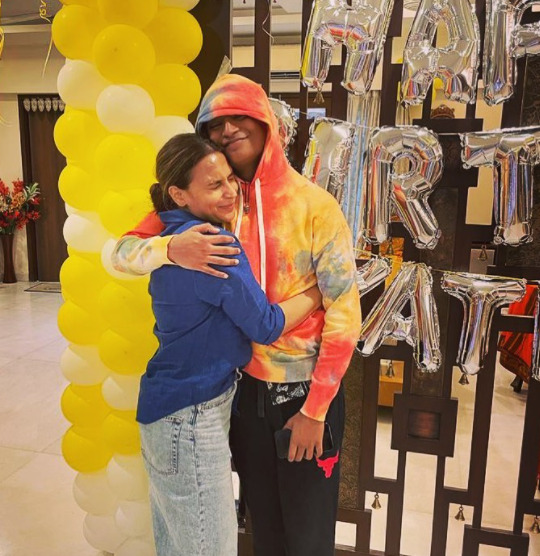 Aishwarya Rajinikanth’s #ProudWife Moments With Dhanush And Other Family Pictures Go Viral