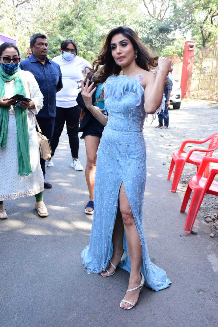 Bigg Boss 15 Grand Finale: Shamita's Mother, Leeshan-Misha, Rubina, Shweta Tiwari, Rakhi-Ritesh, Gauahar & Others Arrive On Sets