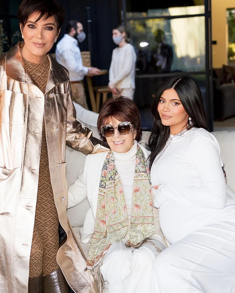 Kylie Jenner’s Giraffe Themed Baby Shower
