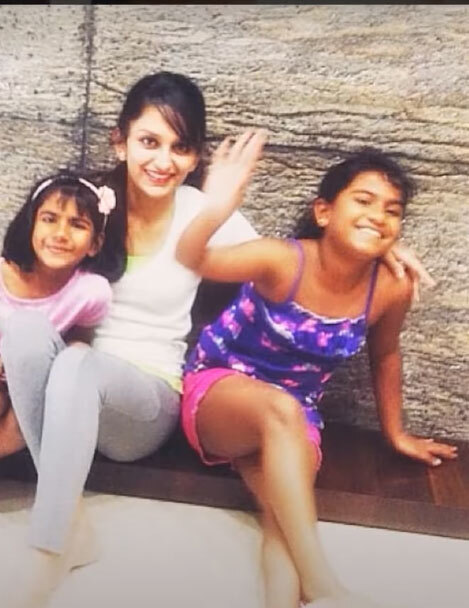 Puneeth Rajkumar With Daughters Beautiful Photos