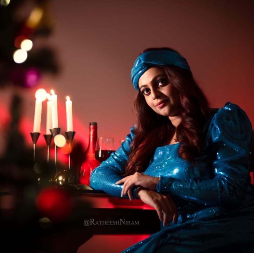 അടിമുടി നീലയണിഞ്ഞ് അശ്വതി; ന്യു ഇയറിനൊരു കിടിലന്‍ മേക്കോവര്‍