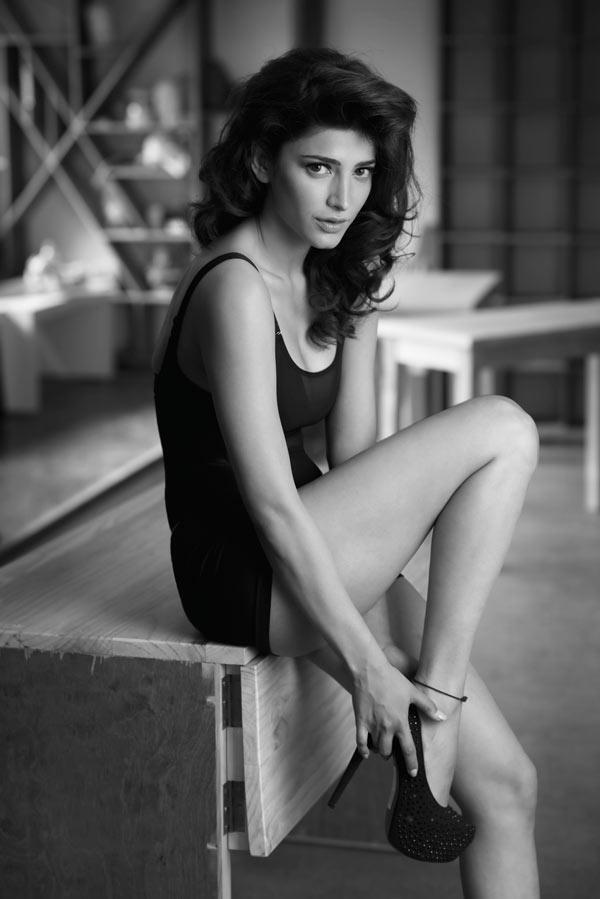 Shruti Haasan’s Throwback Pictures Will Give You A Hard Time Recognizing Her!