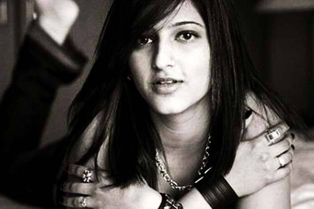Shruti Haasan’s Throwback Pictures Will Give You A Hard Time Recognizing Her!