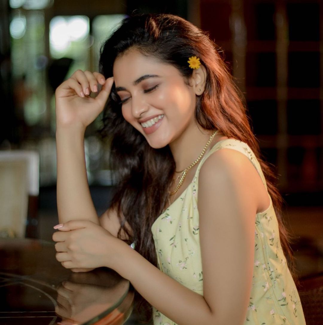തകർപ്പൻ ലുക്കിൽ പ്രിയങ്ക, നടിയുടെ പുതിയ ചിത്രങ്ങൾ കാണാം