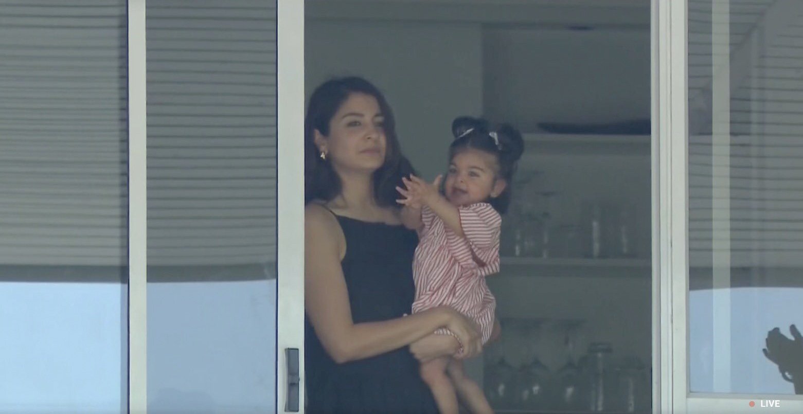 Virat Kohli's Daughter Vamika's Pictures With Anushka Sharma Break Internet