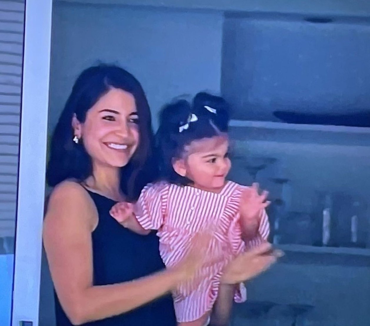 Virat Kohli's Daughter Vamika's Pictures With Anushka Sharma Break Internet