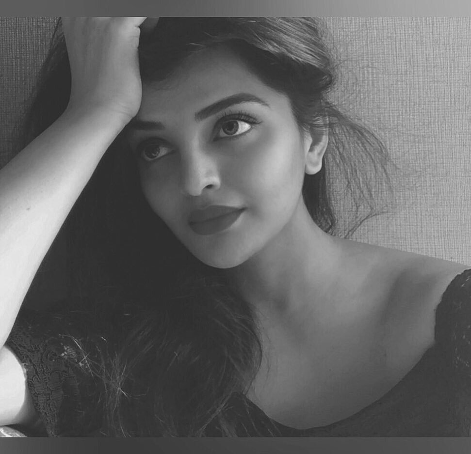 Vishal Kotian’s GF Payal Shetty’s Sultry Looks Will Drive You Crazy