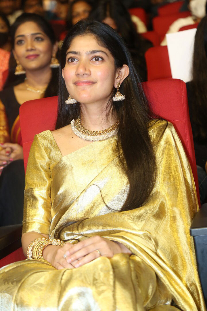 Aadavallu Meeku Johaarlu Movie Pre Release Event