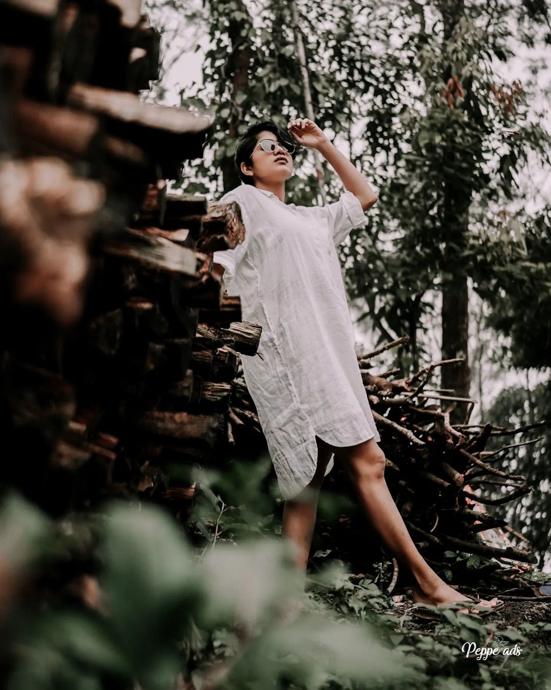 വെള്ളയില്‍ ഗ്ലാമറസായി അനാര്‍ക്കലി; ബോളിവുഡിലേക്ക് പോകുമോ എന്ന് ആരാധകര്‍