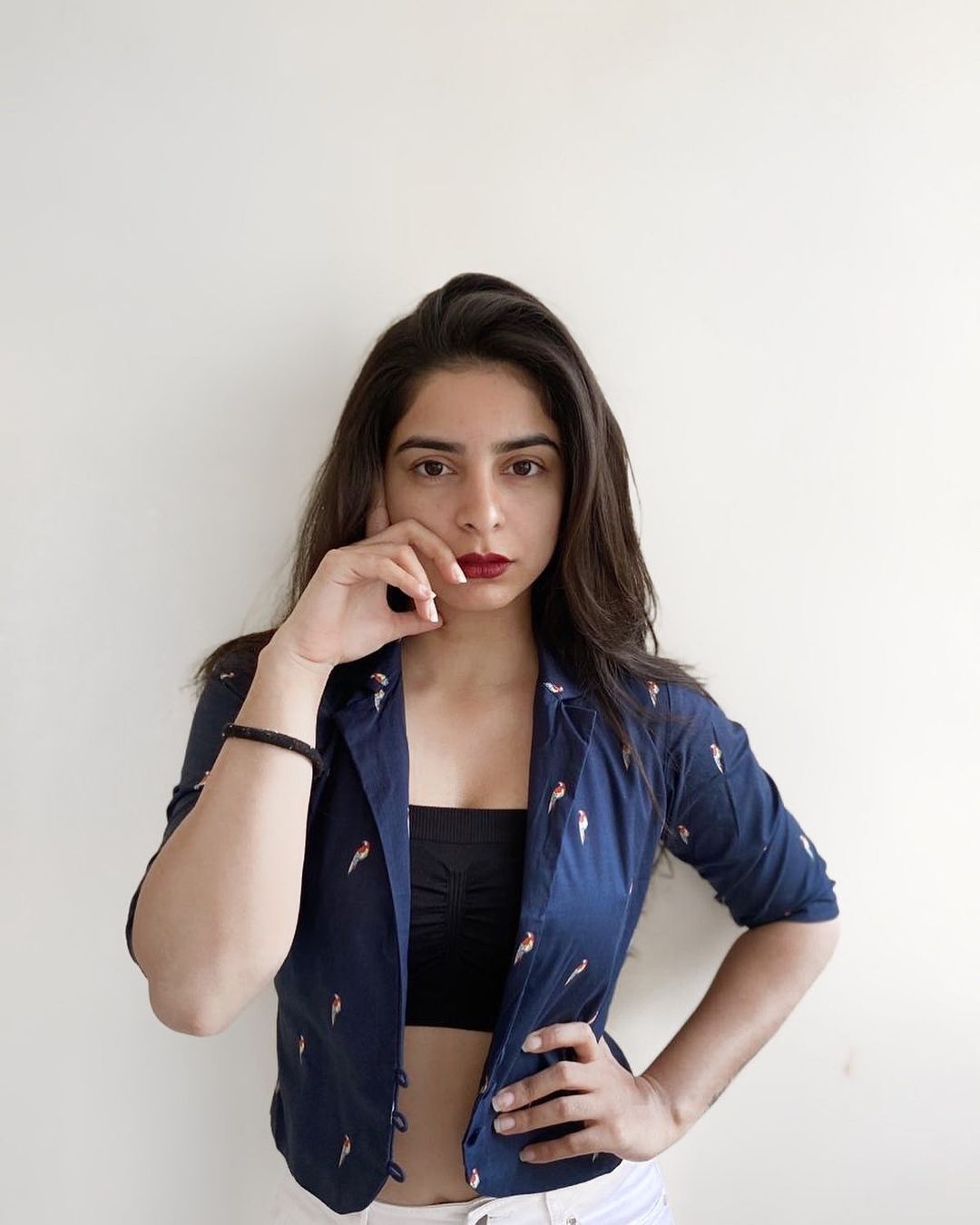 ആനന്ദത്തിലെ നായികയാണോ ഇത്, തിരിച്ചറിയാൻ പോലും പറ്റാത്ത മേക്കോവറിൽ സിദ്ധി മഹാജനികട്ടി