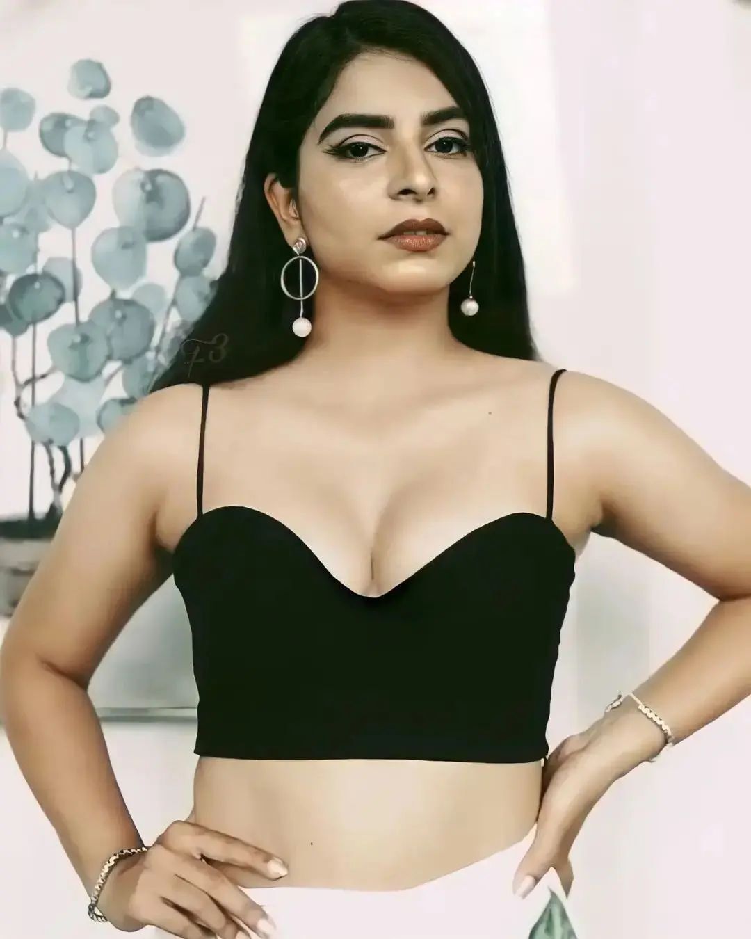 ആനന്ദത്തിലെ നായികയാണോ ഇത്, തിരിച്ചറിയാൻ പോലും പറ്റാത്ത മേക്കോവറിൽ സിദ്ധി മഹാജനികട്ടി