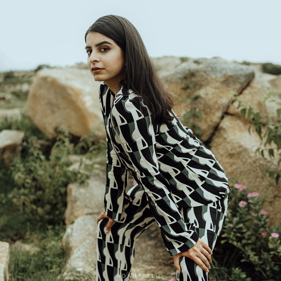 ആനന്ദത്തിലെ നായികയാണോ ഇത്, തിരിച്ചറിയാൻ പോലും പറ്റാത്ത മേക്കോവറിൽ സിദ്ധി മഹാജനികട്ടി