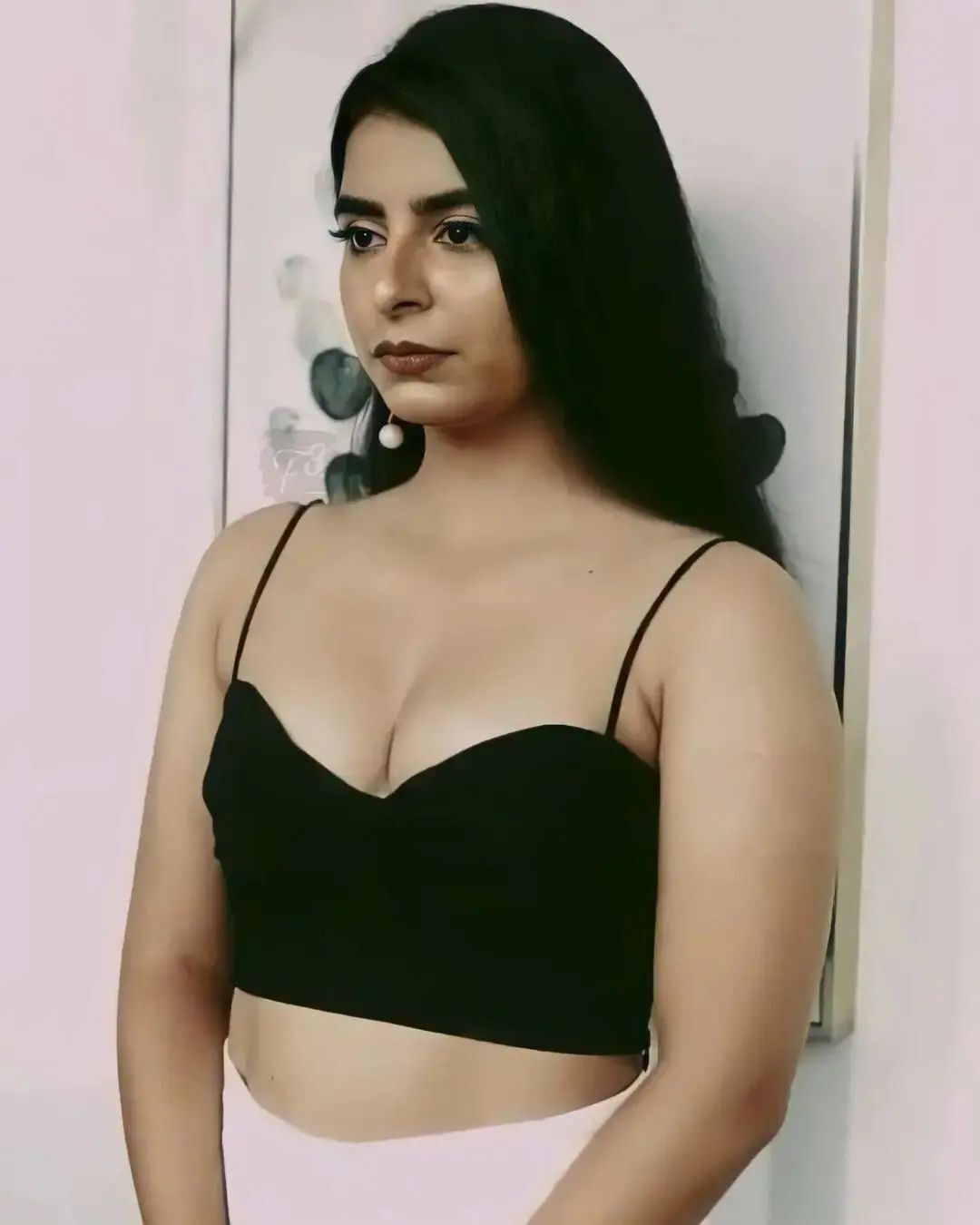 ആനന്ദത്തിലെ നായികയാണോ ഇത്, തിരിച്ചറിയാൻ പോലും പറ്റാത്ത മേക്കോവറിൽ സിദ്ധി മഹാജനികട്ടി