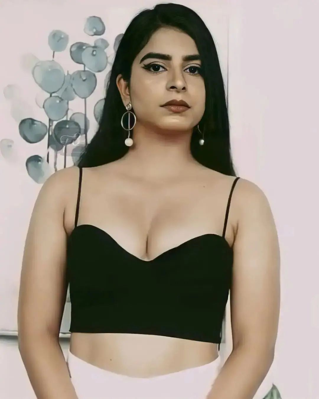 ആനന്ദത്തിലെ നായികയാണോ ഇത്, തിരിച്ചറിയാൻ പോലും പറ്റാത്ത മേക്കോവറിൽ സിദ്ധി മഹാജനികട്ടി