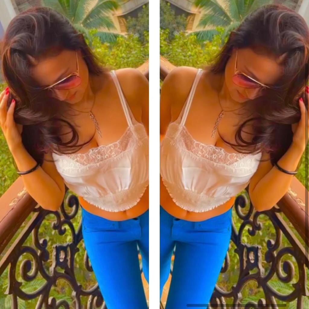 Ameesha Patel Drops Bikini Pictures; Accused Of Promoting Nudity